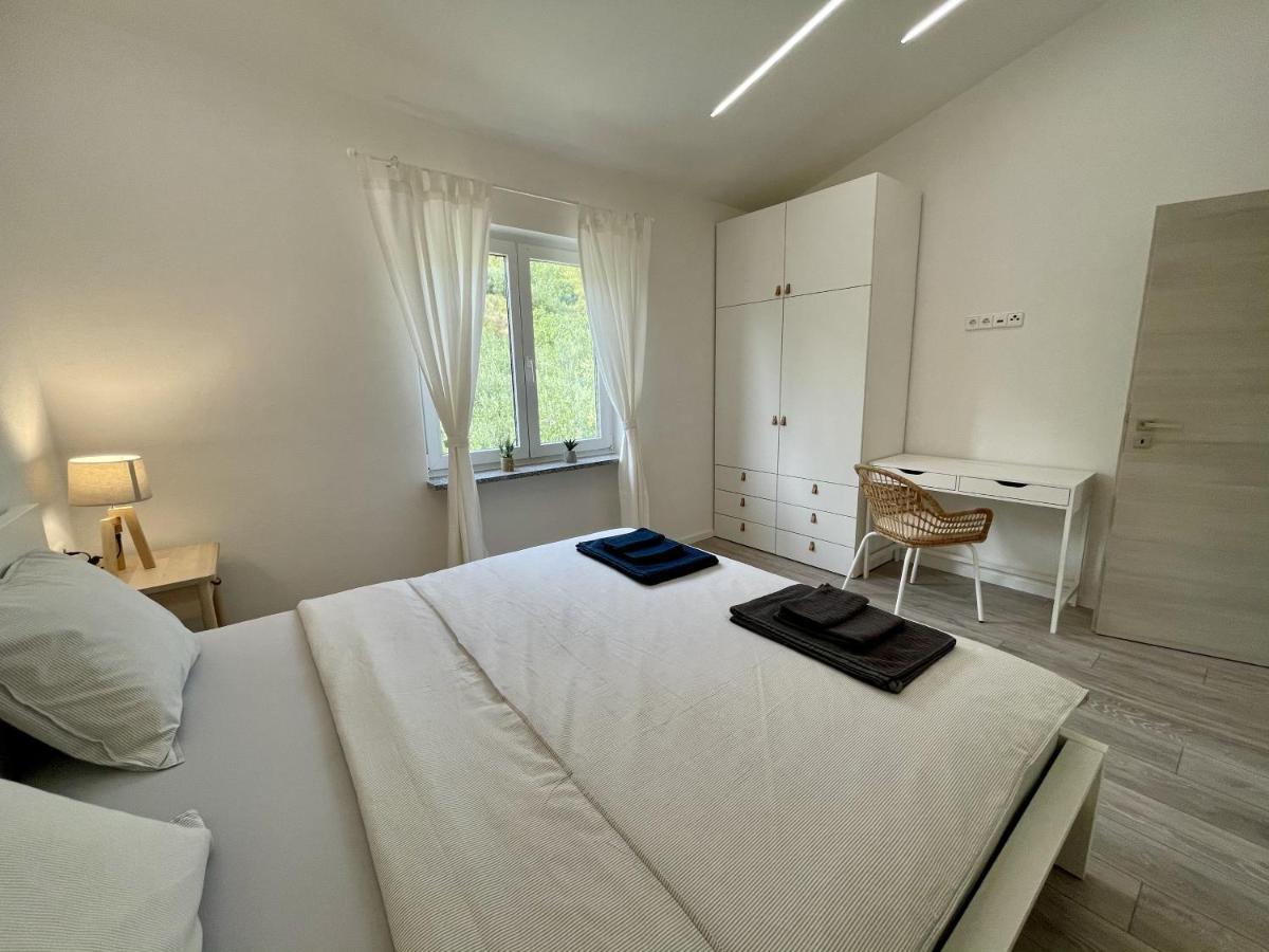 Lambda Holiday Apartments Jesenice  Exteriör bild